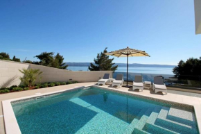Luxury Villa Offering Calm Atmosphere